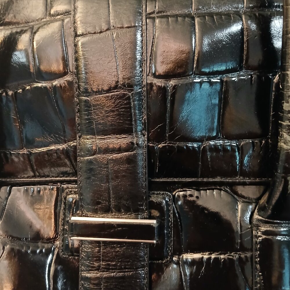 Ann Taylor Stunning Leather "Croc" Satchel - Picture 9 of 11